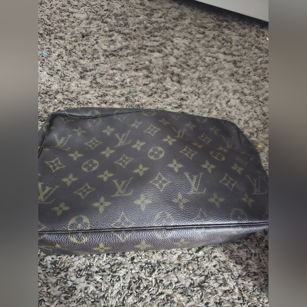 Louis Vuitton Brown Signiture Mono 28 Trousse Bag (FAIR/POOR)(COA)REHAB✨ - Picture 3 of 14